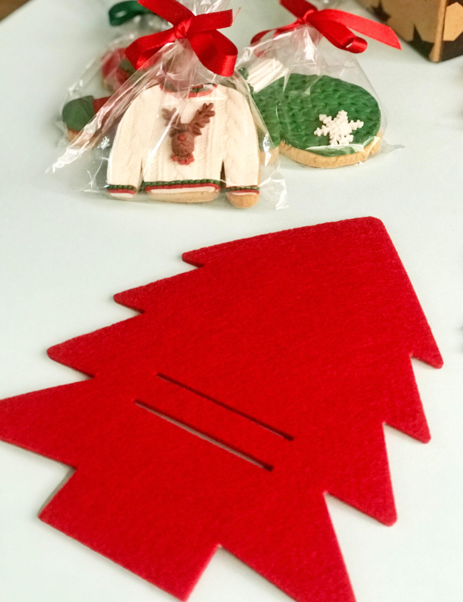 6'lı Kırmızı Keçe Servislik