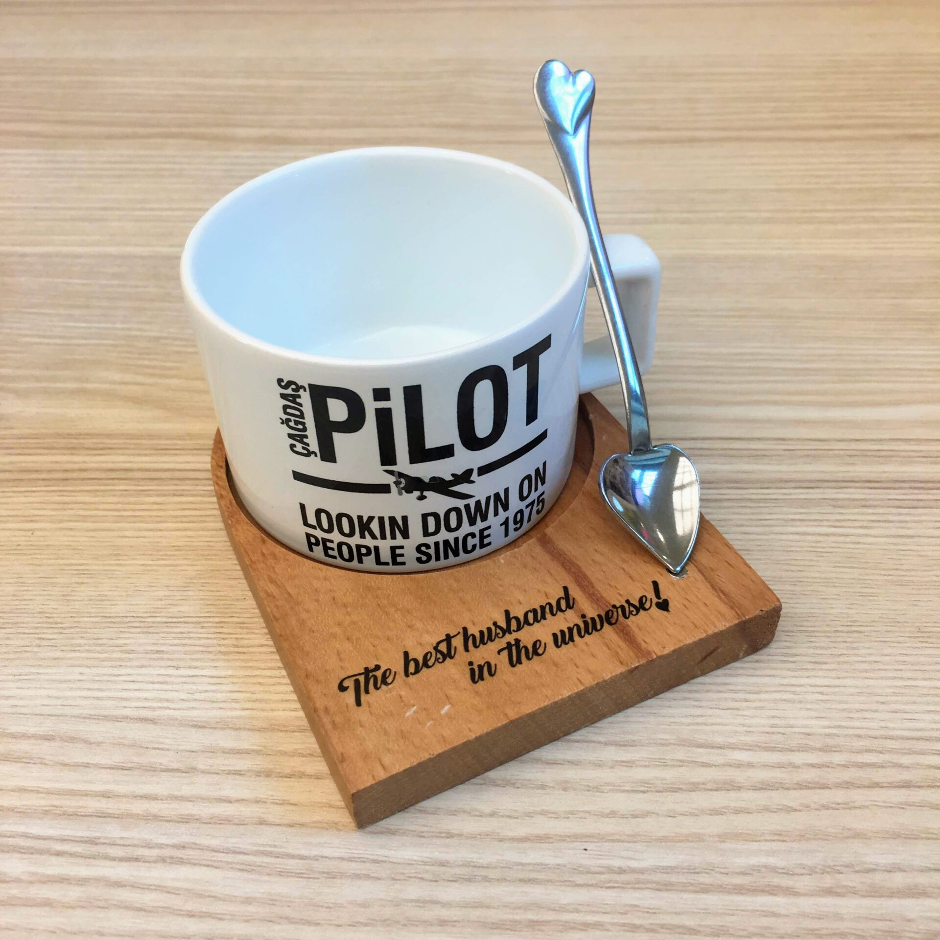Pilota Özel Ahşap Altlıklı Fincan Seti