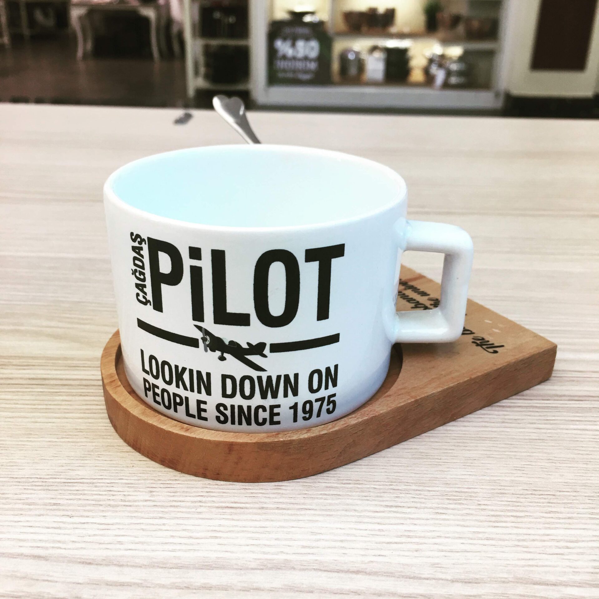 Pilota Özel Ahşap Altlıklı Fincan Seti